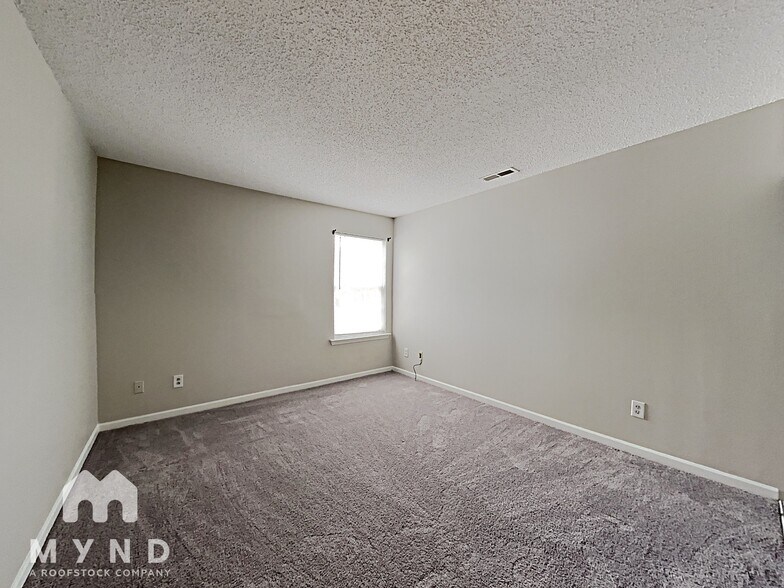 Building Photo - 10717 Glenluce Ave