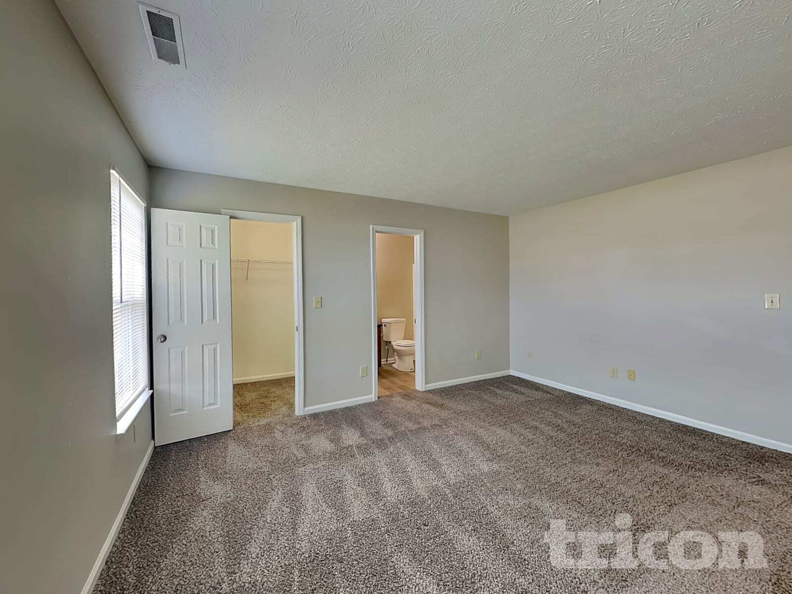 Building Photo - 1082 Sunmeadow Cir