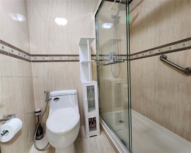 Building Photo - 3505 S Ocean Dr