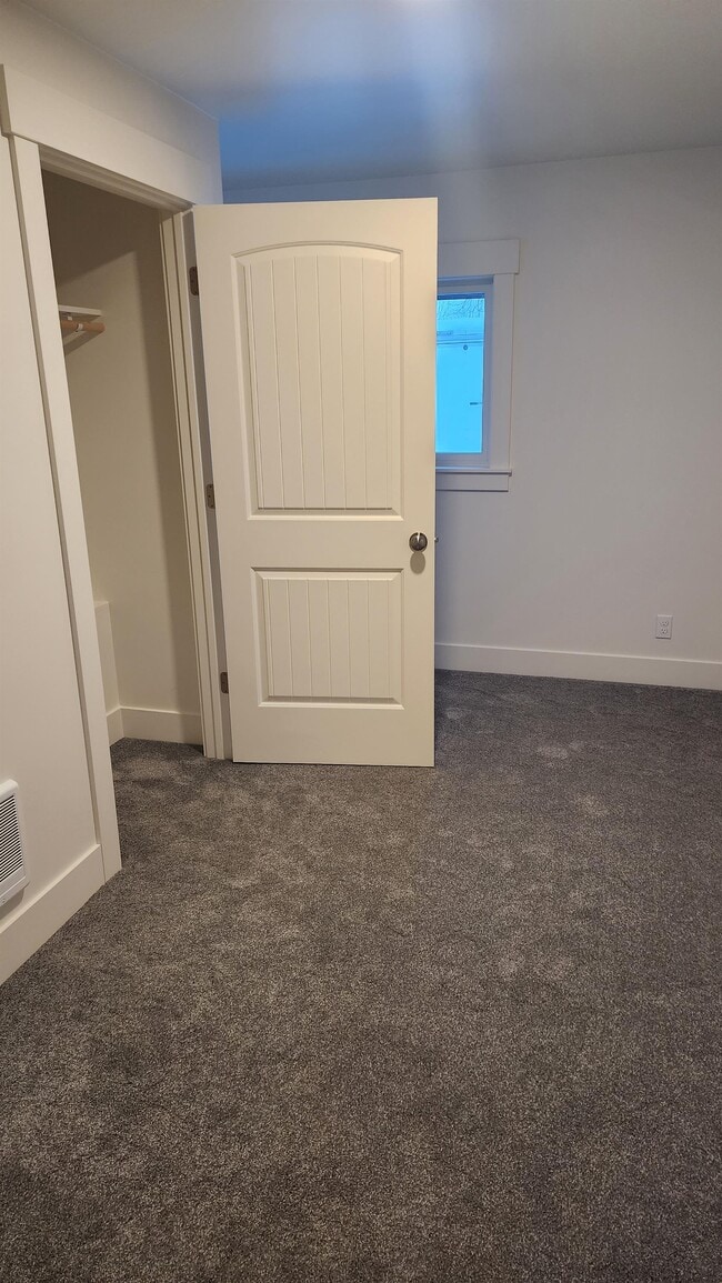 Building Photo - 6200 Smithson Rd