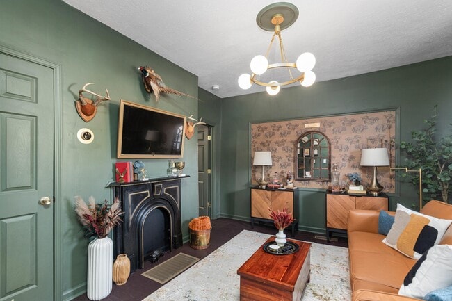 Building Photo - 619 Taylor Ave