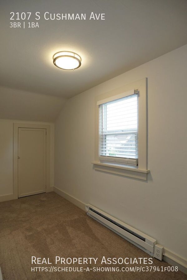 Building Photo - 2107 S Cushman Ave