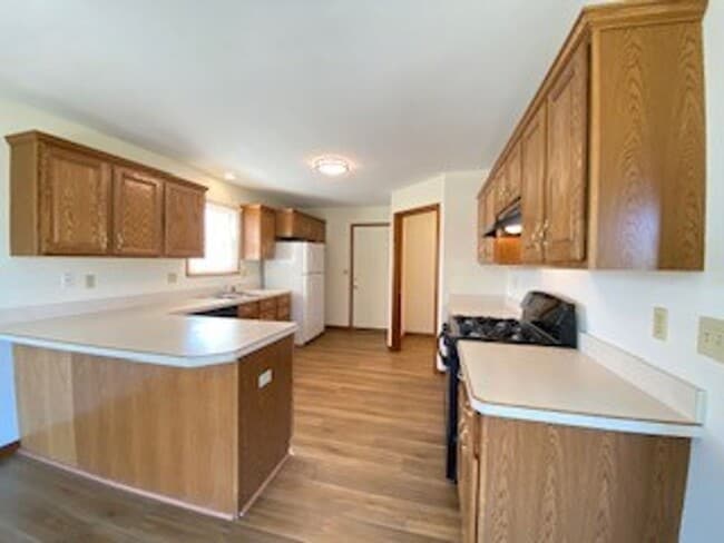 Building Photo - 3 Bedroom/2 Bathroom Home in the Gardens!