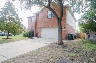Building Photo - 4001 Barlow Dr