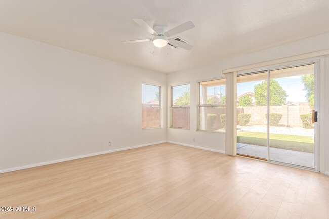 Building Photo - 3224 E Escuda Rd