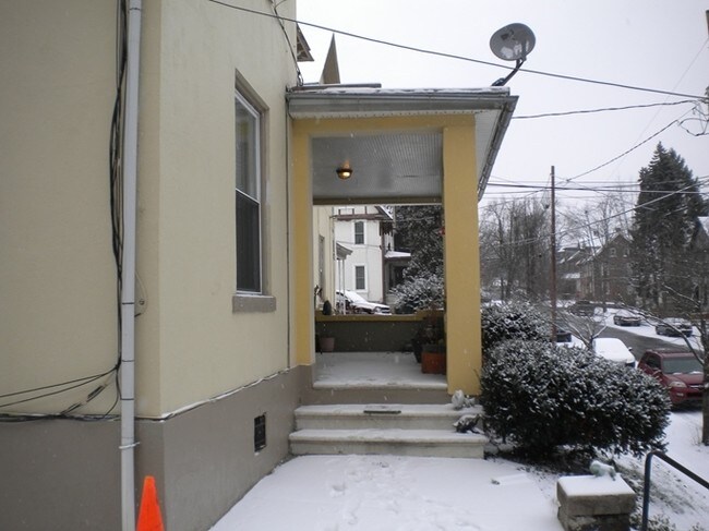 Building Photo - 420-422 Cherokee St