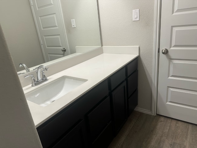 Building Photo - 8981 Fair Oaks Dr