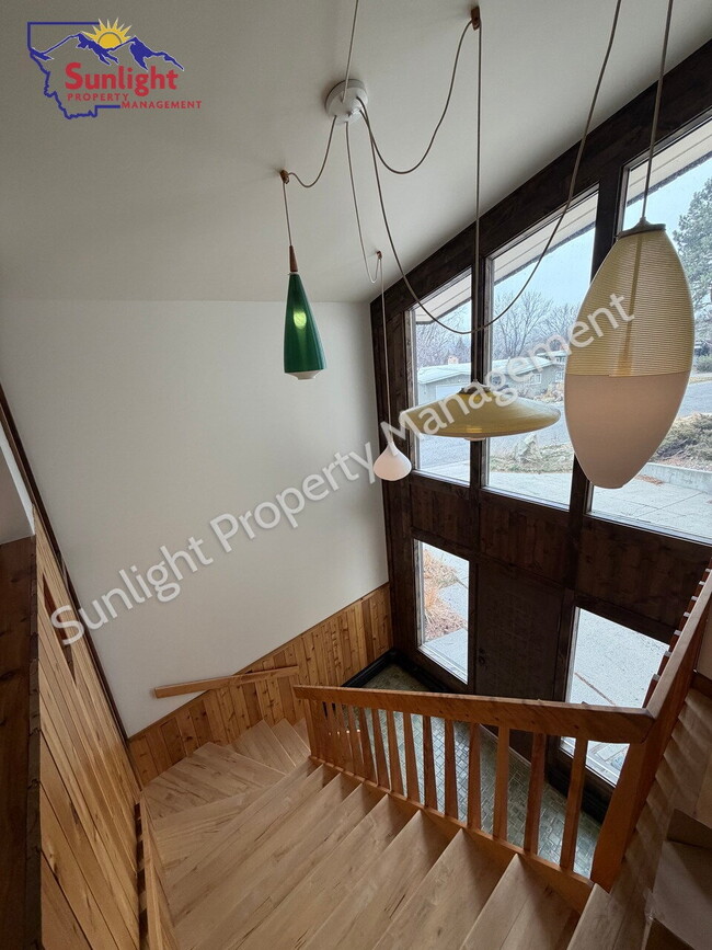 Building Photo - Beautifully Remodeled Home Nestled in the Billings Rims