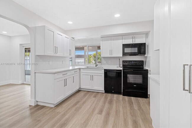 Building Photo - 2131 SW 98th Pl