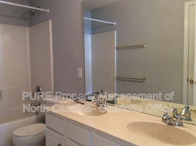 Building Photo - 7713 Noland Woods Dr