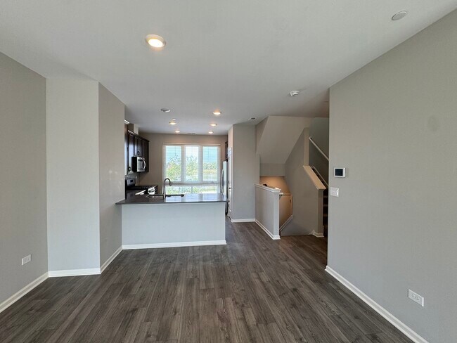 Building Photo - 2349 Parkside Dr