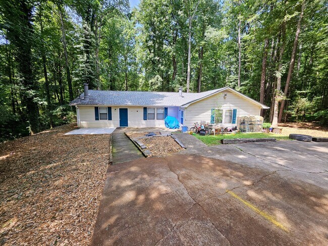 Building Photo - 147 Amanda Ct