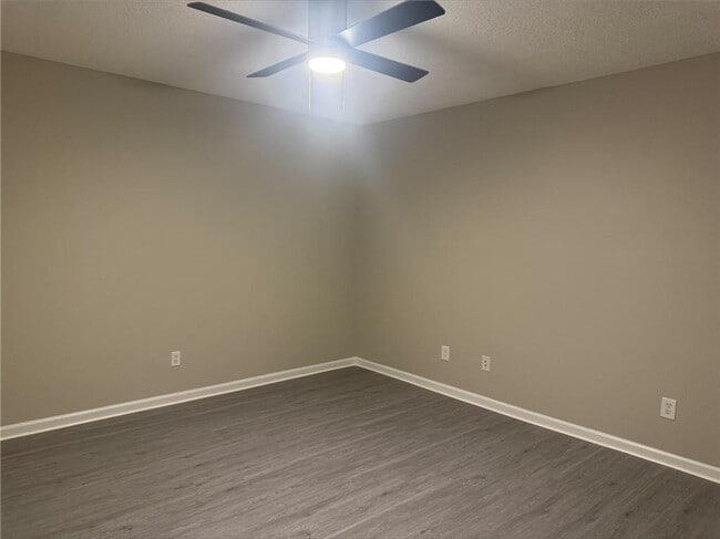 Building Photo - 106 Windridge Dr