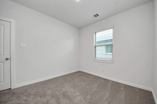 Building Photo - 1642 Portia Ln