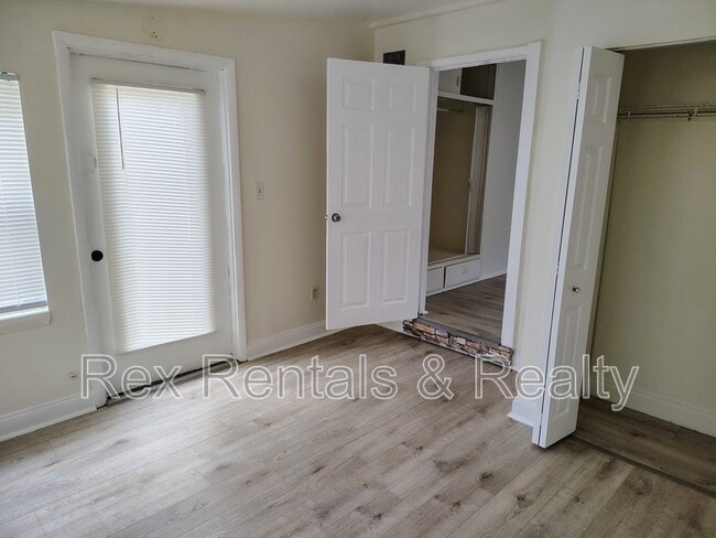 Building Photo - 4609 18th Ave S