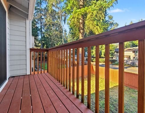 Building Photo - AVAILABLE FEBRUARY 1ST! Freshly Updated Kingsgate Home with Private Outdoor Space