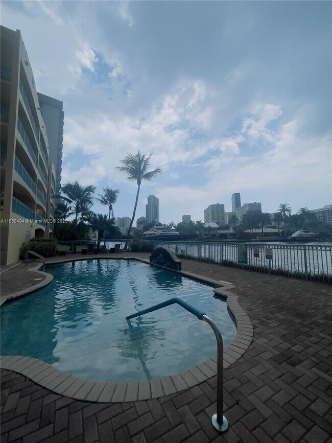 Building Photo - 201 Golden Isles Dr
