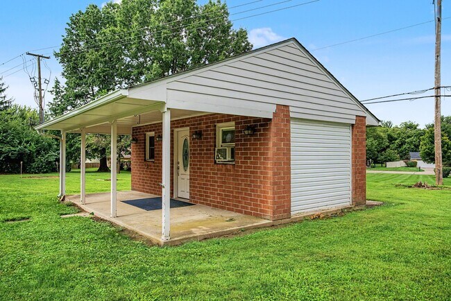 Building Photo - 9117 Stephanie St
