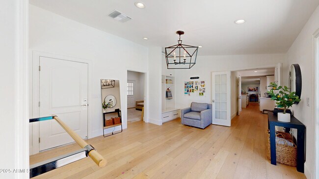 Building Photo - 4701 N Dromedary Rd
