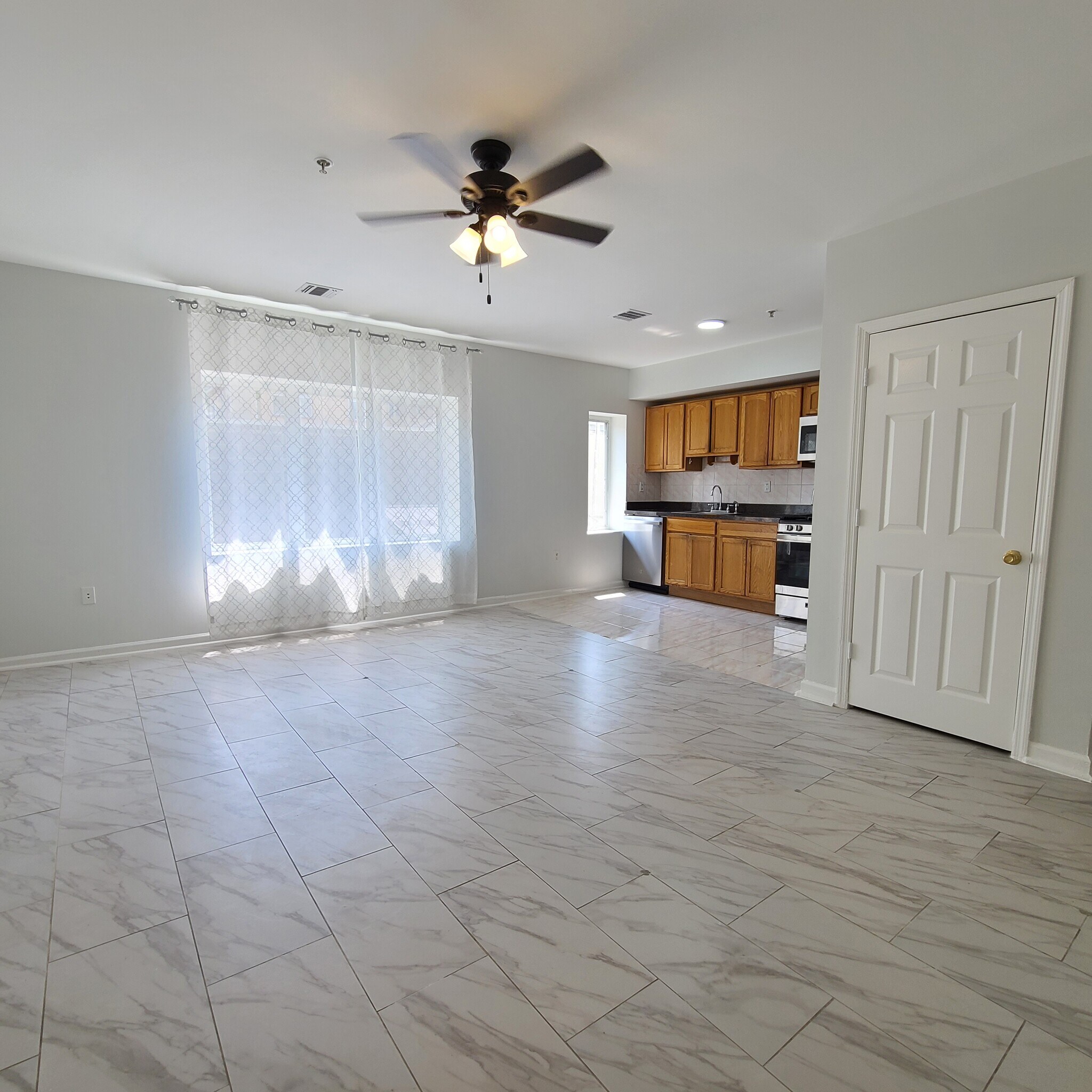 Open Layout - 5410 Adams St