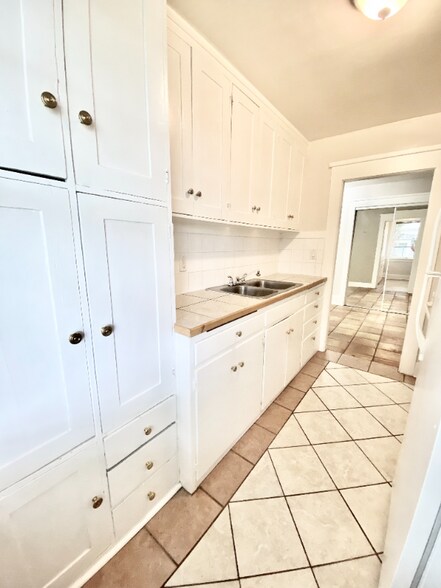 Building Photo - 901 N M St