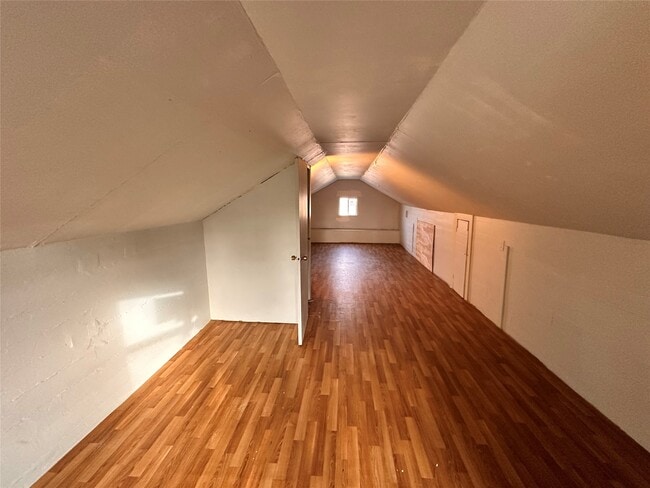 Building Photo - 104 S 7th St