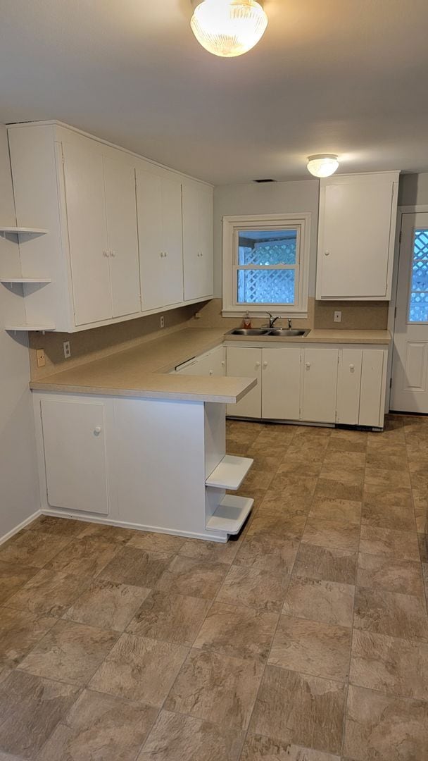 Building Photo - Cozy Two Bedroom Home Ready For You
