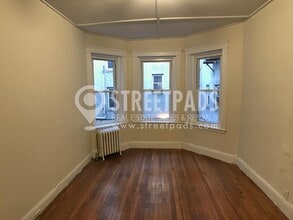 Building Photo - bedroom in Boston MA 02215