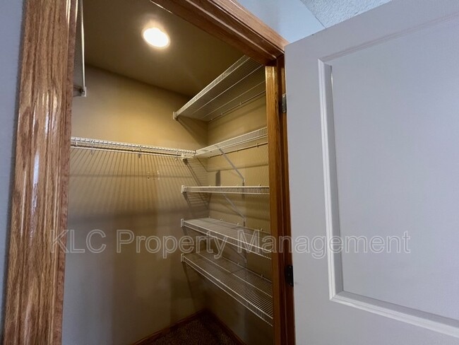 Building Photo - 1104 Flagstone Ln