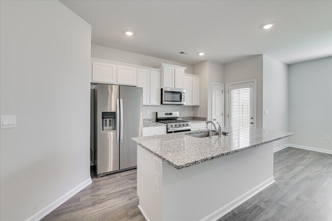 Building Photo - 811 Grovebury Ct