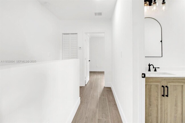 Building Photo - 16911 SW 137th Ct