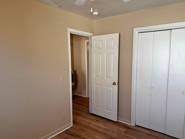 Building Photo - 102 Ave G