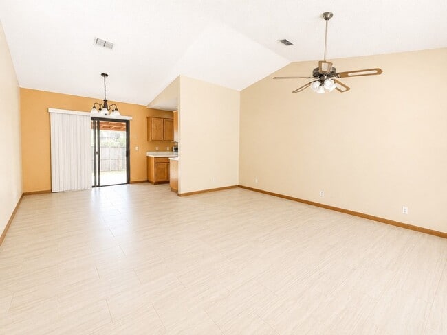 Building Photo - 603 Plantation Village Dr