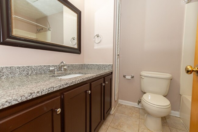 Building Photo - 4 Bed, 2.5 Bath Single Family Home in Winc...