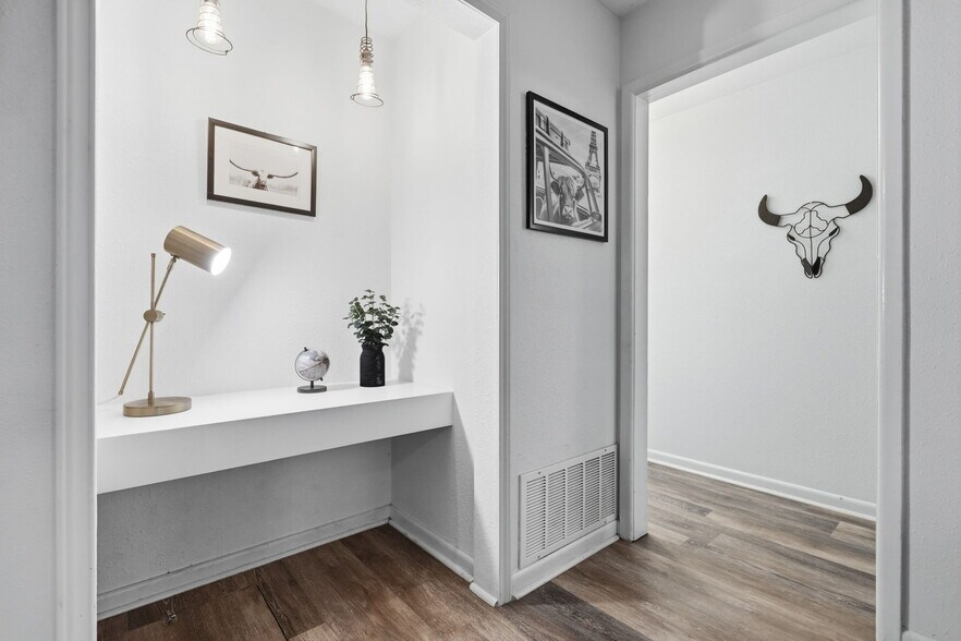 Building Photo - 319 Arnold Ave