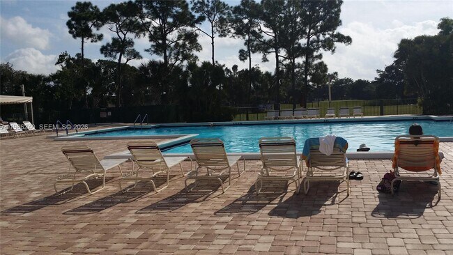 Building Photo - 4725 Lucerne Lakes Blvd E