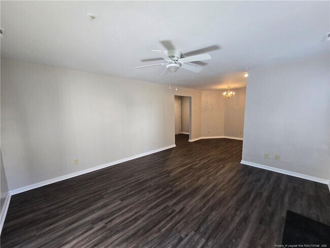 Building Photo - 267 Waterdown Dr