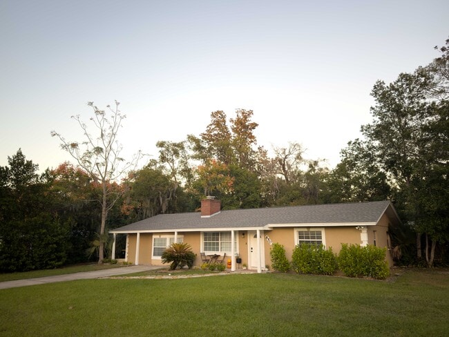 Building Photo - 650 S Park Ave