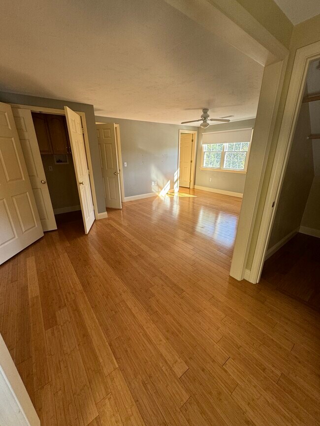 Building Photo - 173R Maple Ave