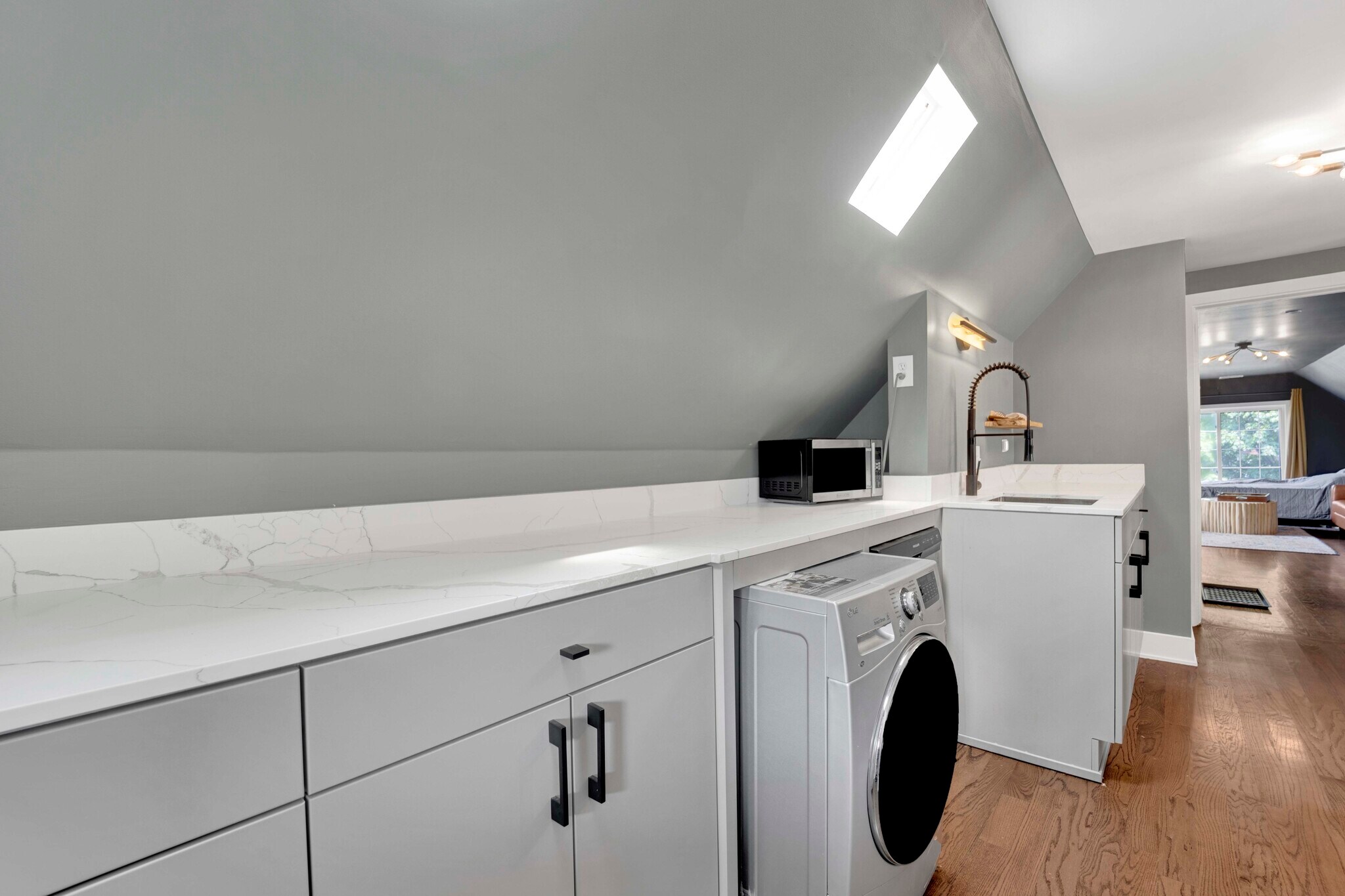 Building Photo - 1625 W Hollywood Ave