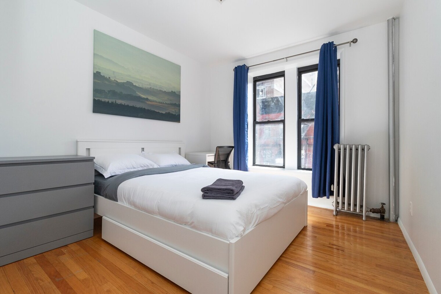 Building Photo - 334 E 96th St