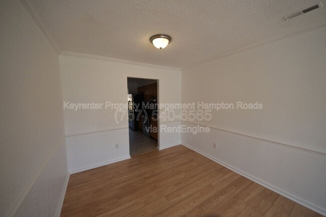 Building Photo - 701 Nottaway Dr