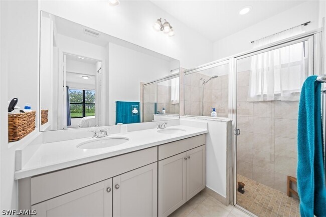 Building Photo - 5535 Useppa Dr