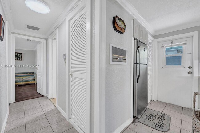 Building Photo - 203 Allen Ave