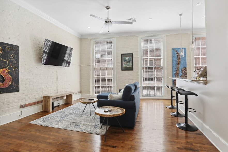 Building Photo - 210 Decatur St