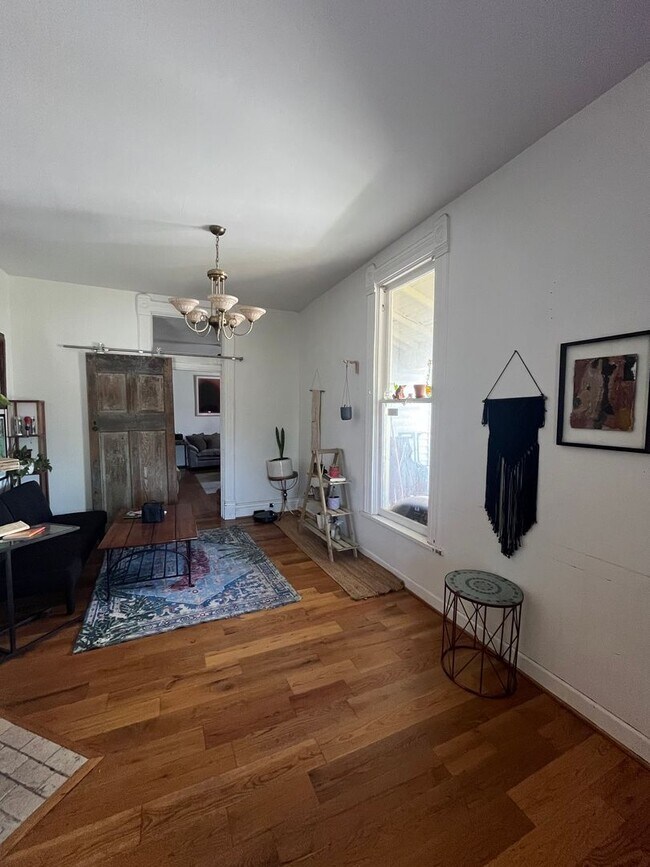 Building Photo - Charming East Nashville Home, 3 Bedrooms/3 baths, fenced yard