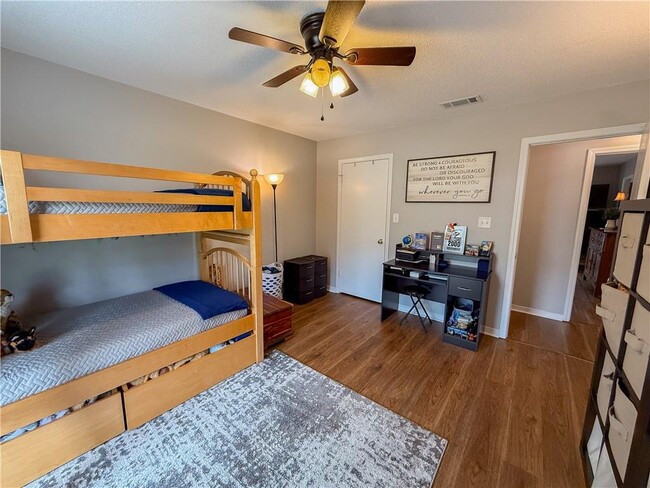 Building Photo - 905 Deer Run Dr