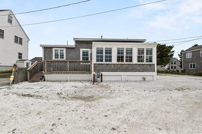 Building Photo - 26 Newport Ave