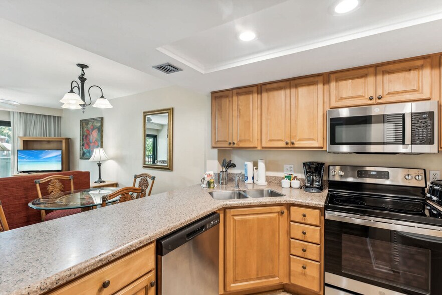 Building Photo - 600 Neapolitan Way