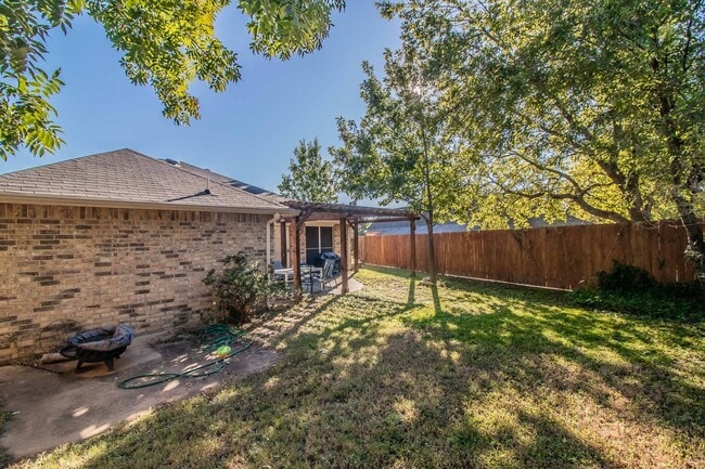 Building Photo - 436 Hillside Dr